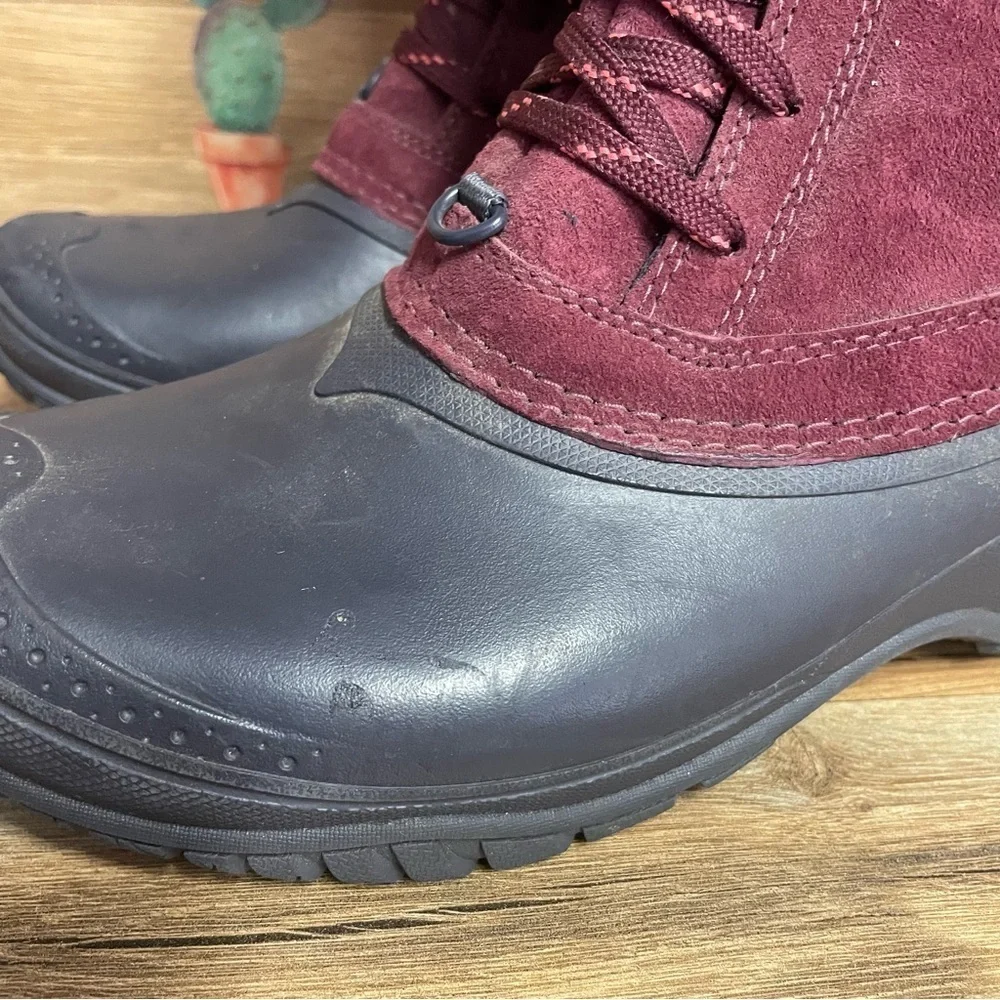 The North Face Thermoball winter snow boots women’s 6.5 garnet red
